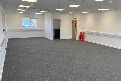 Warehouse to rent, 9-15 Honeywood Pky Dover CT16 3QX