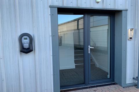 Warehouse to rent, 9-15 Honeywood Pky Dover CT16 3QX
