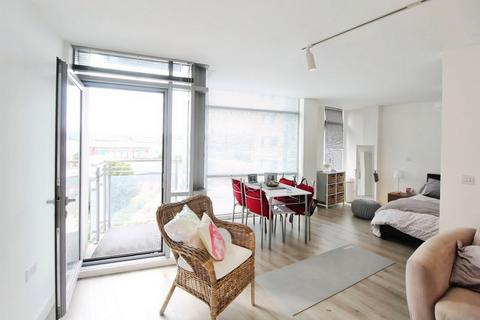 Flat to rent, Ingram Street, Leeds, West Yorkshire, LS11
