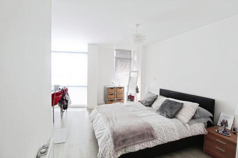 Flat to rent, Ingram Street, Leeds, West Yorkshire, LS11
