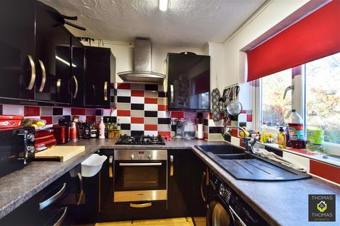 2 bedroom end of terrace house for sale, Maldon Gardens, Gloucester