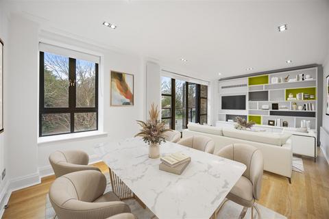 3 bedroom flat for sale, North End Way, Hampstead London NW3