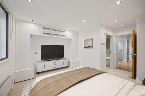 3 bedroom flat for sale, North End Way, Hampstead London NW3