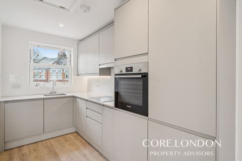 3 bedroom apartment to rent, Bendemeer Road, Barnes, SW15