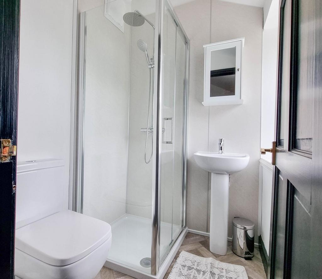 Bedroom 6 En-Suite