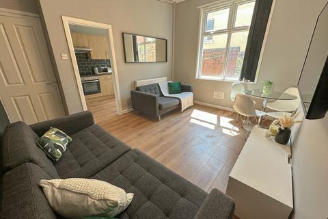 3 bedroom terraced house to rent, Fell Street, L7 2QD,