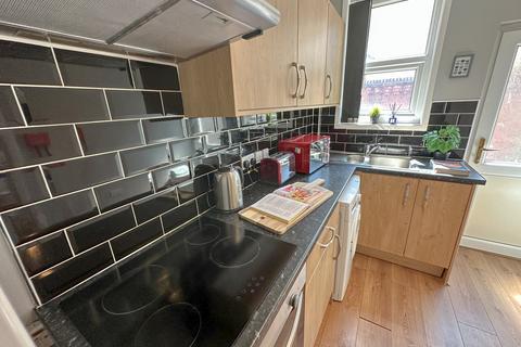 3 bedroom terraced house to rent, Fell Street, L7 2QD,