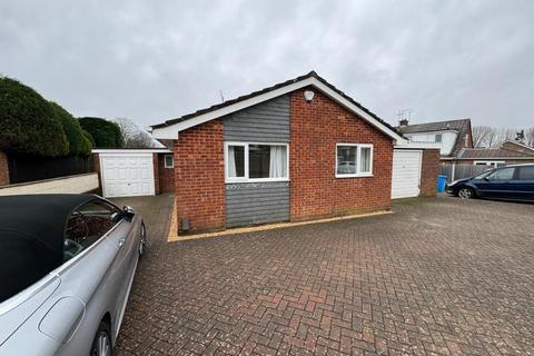 3 bedroom detached bungalow to rent, Lynn Road, Canford Heath, Poole