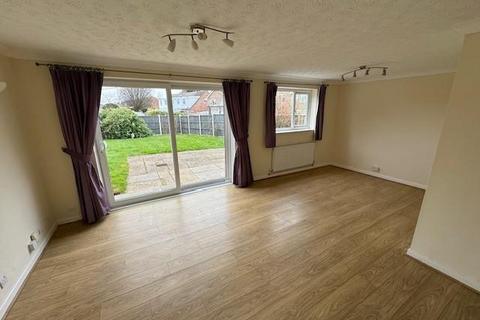 3 bedroom detached bungalow to rent, Lynn Road, Canford Heath, Poole