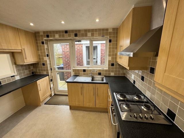 Kitchen 2.jpg