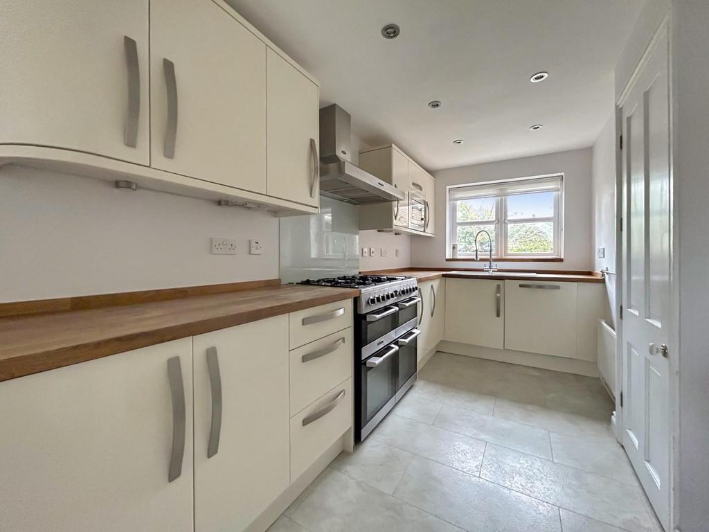 Kitchen ..jpg