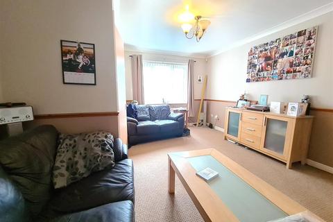 3 bedroom semi-detached house for sale, Minchin Close, York