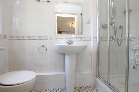 2 bedroom flat for sale, St Johns Road, Eastbourne, BN20 7NB