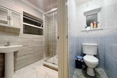 1 bedroom in a house share to rent, Summerhouse Avenue, Hounslow, TW5