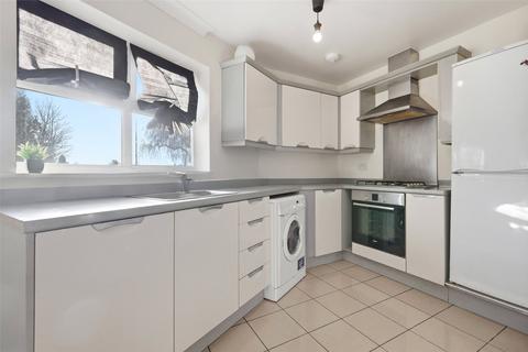 1 bedroom apartment to rent, Saunders Close, London, Seven Kings, IG1
