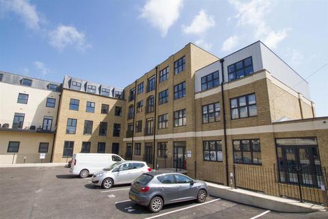 2 bedroom flat to rent, Queensbridge Drive, Ramsgate, CT11