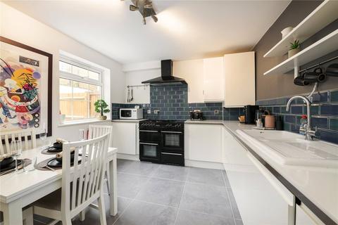 2 bedroom apartment for sale, Plough Road, SW11