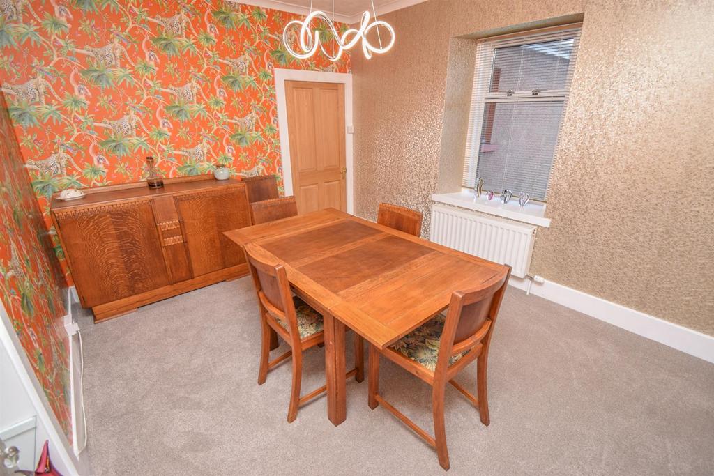 DINING ROOM-2.jpg
