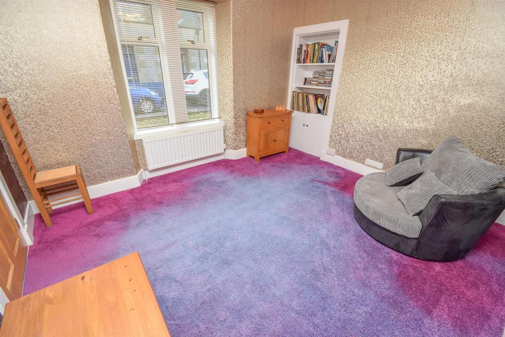FAMILY ROOM-2.jpg