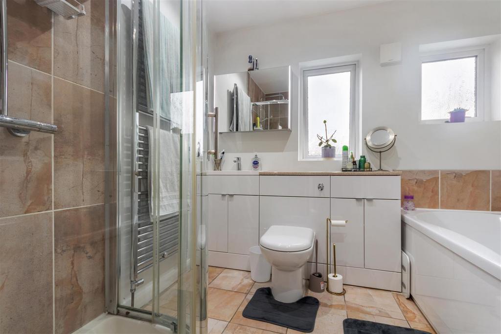 Stunning house bathroom
