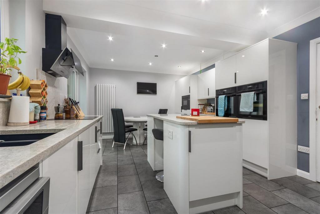 Bespoke open plan kitchen