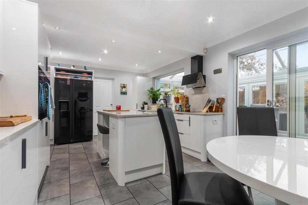 Bespoke fitted kitchen