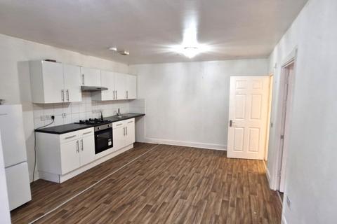 1 bedroom flat to rent, Uplands Close, London, SE18