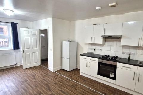 1 bedroom flat to rent, Uplands Close, London, SE18