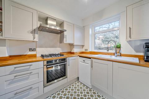 2 bedroom apartment for sale, Fairby Road, Lee