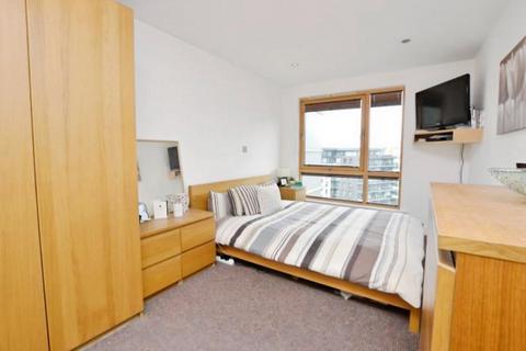 2 bedroom flat to rent, The Boulevard, Leeds, West Yorkshire, UK, LS10