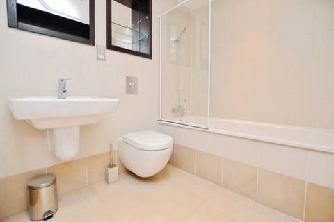 2 bedroom flat to rent, The Boulevard, Leeds, West Yorkshire, UK, LS10