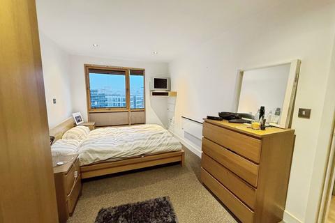 2 bedroom flat to rent, The Boulevard, Leeds, West Yorkshire, UK, LS10
