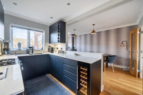 3 bedroom semi-detached house for sale, Knights Way, Tewkesbury, Gloucestershire