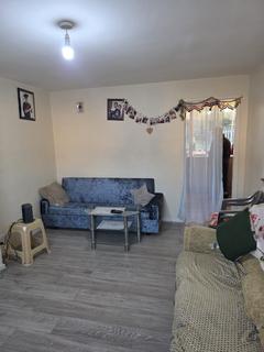 2 bedroom semi-detached house to rent - Jeremy Close, Leicester LE4