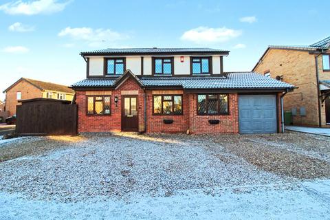 4 bedroom detached house for sale - The Paddocks, Leicester LE19