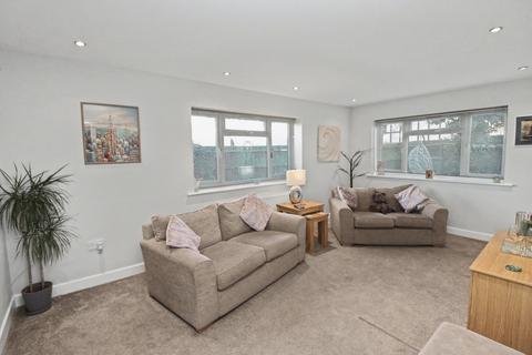 4 bedroom detached house for sale, The Paddocks, Leicester LE19