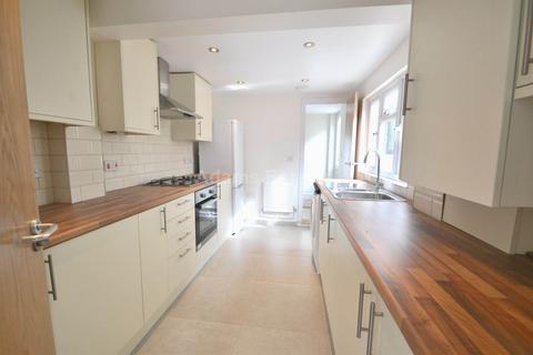 3 bedroom terraced house for sale, Donnington Gardens, Reading