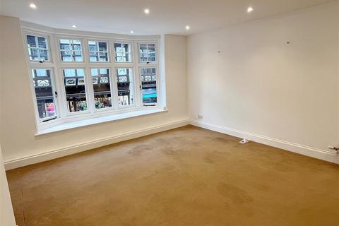 4 bedroom property for sale, Fairfax Place, Dartmouth