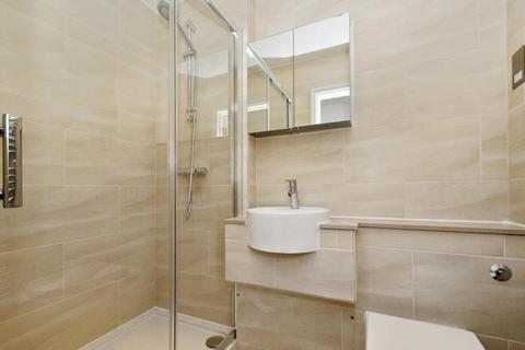 2 bedroom flat to rent, Brondesbury Villas, Queens Park, London NW6