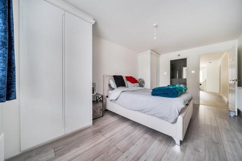 undefined, Woking,  Surrey,  GU21