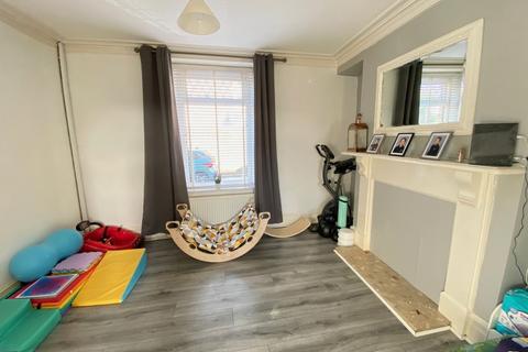 3 bedroom end of terrace house for sale, Springfield Road, Skewen, Neath, Neath Port Talbot.
