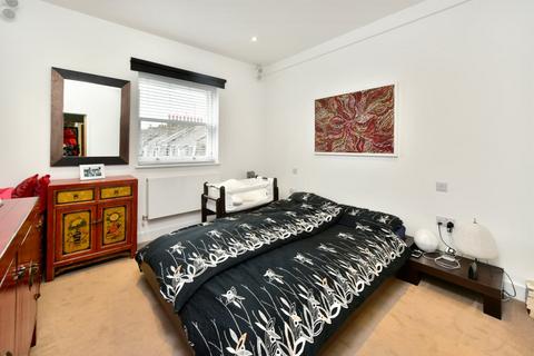 4 bedroom apartment to rent, Upper Street, Islington, London, N1