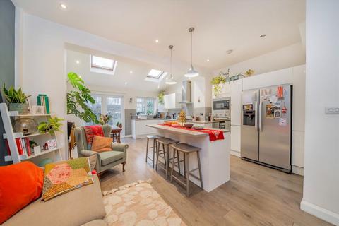 3 bedroom house for sale, Deal Road, London SW17