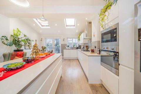 3 bedroom house for sale, Deal Road, London SW17