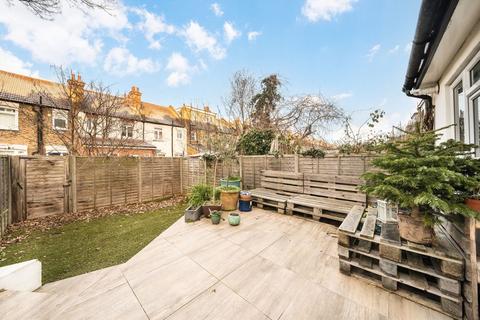 3 bedroom house for sale, Deal Road, London SW17