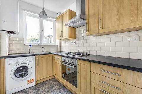 3 bedroom house to rent, Stanley Road, Mitcham CR4