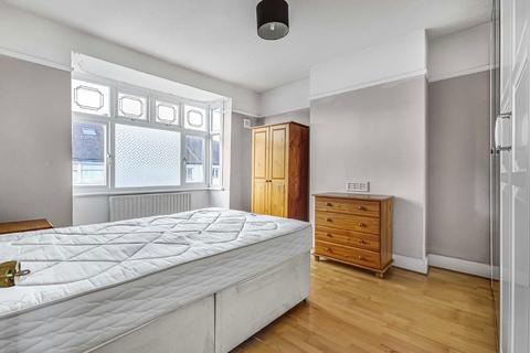 3 bedroom house to rent, Stanley Road, Mitcham CR4