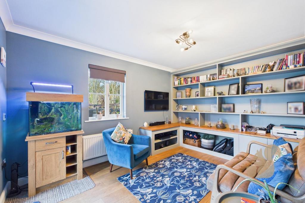 CAM01659 G0-PR0687-STILL025.jpg