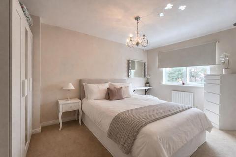 4 bedroom semi-detached house to rent, Thyme Close, Bury St. Edmunds IP28