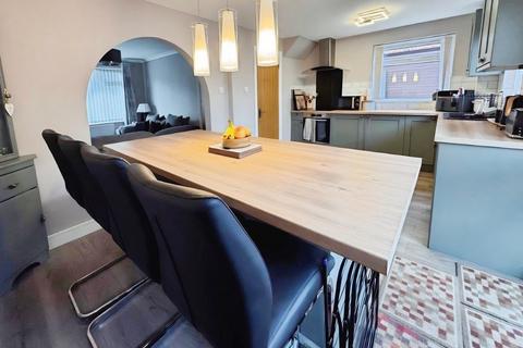 3 bedroom semi-detached house for sale, Thomson Close, Leicester. LE4 7SX